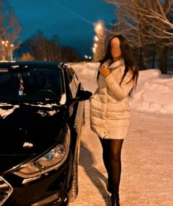 Я живу в Москве и знаю все ее секреты, чтобы сделать наше свидание по-настоящему запоминающимся.
Моя уникальность заключается в том, что я создаю особую атмосферу встречи, полную страсти, ласк и интимных моментов. Я умею находить общий язык с разными людьми, и моя богатая фантазия и желание обеспечить тебе истинное наслаждение позволяют мне предложить широкий спектр услуг.
В моем арсенале есть массаж, стриптиз, оральные ласки, классический и анальный секс, а также фотосессии. Я всегда готова пойти на встречу твоим фантазиям и желаниям, чтобы удовлетворить тебя по полной программе.
Мне очень важен комфорт и доверие моих клиентов, поэтому твои отзывы и пожелания всегда приветствуются. Помни, что мои фотографии настоящие и соответствуют действительности. Я гарантирую полную конфиденциальность и безопасность нашей встречи.
Если ты готов окунуться в мир похоти и наслаждения со мной, то звони! Будь уверен, я создам для тебя атмосферу, в которой ты будешь чувствовать себя как настоящий король. 💋 Фила
